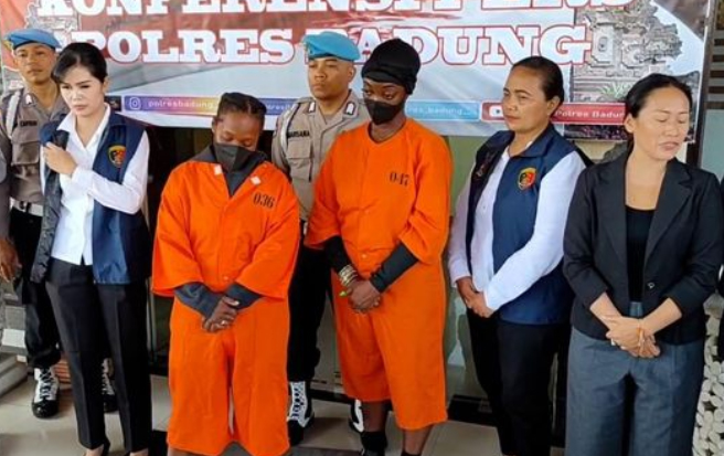 Jakarta, Beritamega4d.com -- Dua perempuan warga negara asing, yang mengamuk dan tidak mau membayar perawatan di salon di kawasan Seminyak, Bali, akhirnya ditangkap petugas Imigrasi.