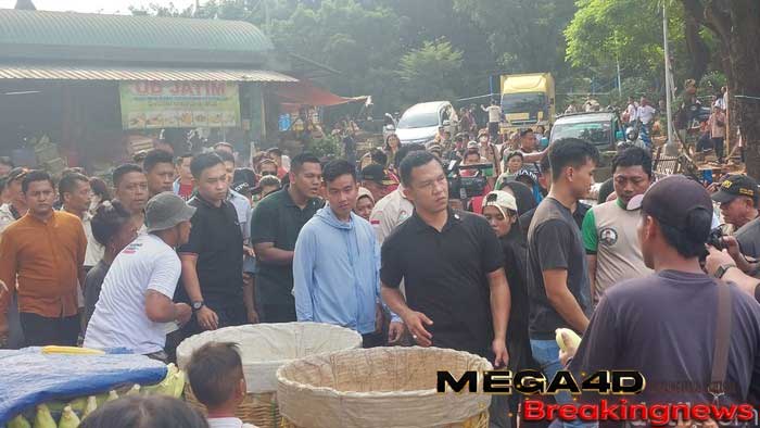Foto: Gibran Rakabuming blusukan di Pasar Induk Kramat Jati, Jakarta Timur, 23 Desember 2023. 