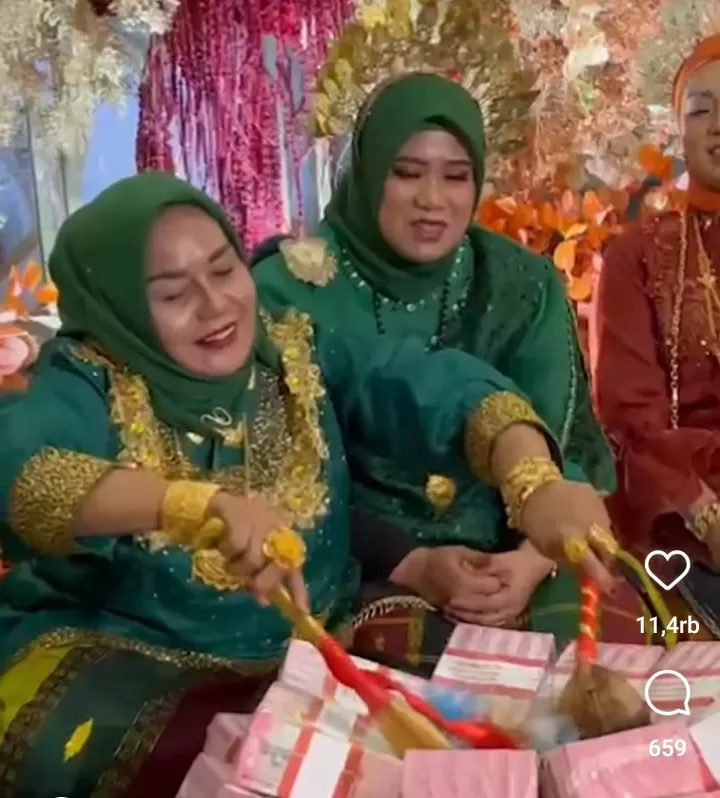 Anak Bos Batu Bara Pamerkan Uang Rp 2 M untuk Pinang Pedangdut Ini, Tuang Uang di Atas Nampan 