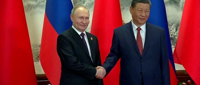 Pertemuan antara Vladimir Putin dengan Xi Jinping di Beijing, China (Kremlin.ru/Handout via REUTERS Purchase Licensing Rights)