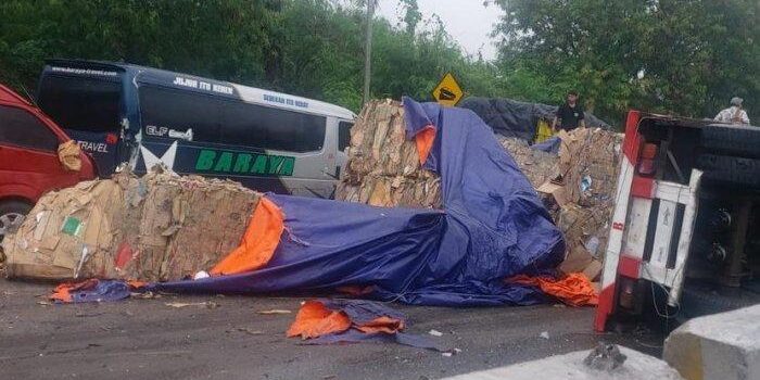 Rouf (43), sosok penyebab kecelakaan maut di Ruas Jalan Tol Cipularang Km 92, Jawa Barat, ternyata baru bekerja sebagai sopir truk selama empat bulan.