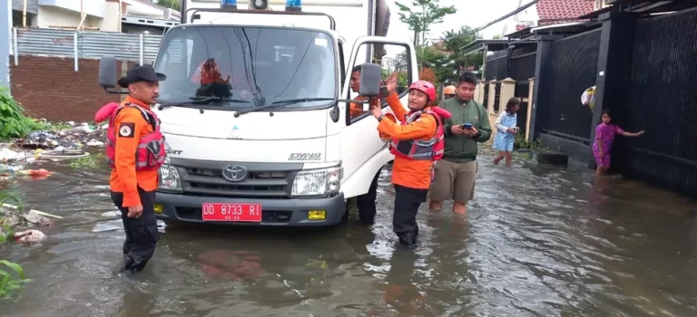 Tiga Kecamatan di Makassar Terendam Banjir, 784 Warga Terpaksa Mengungsi